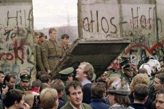 柏林墙的倒塌与两德统一